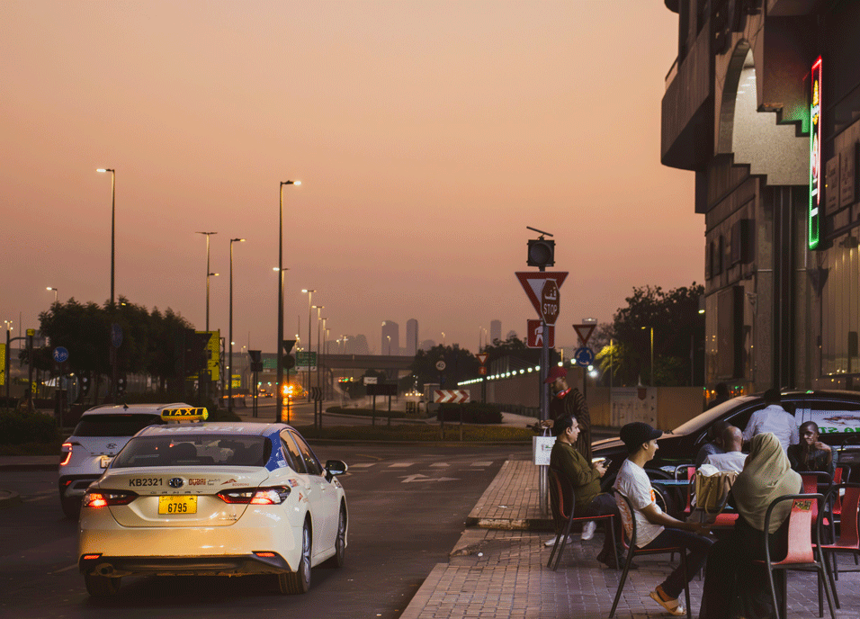 Taxi DXB dans les rues de Dubai